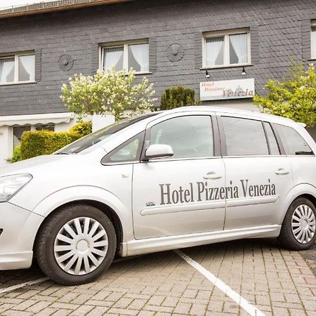 Hotel Pizzeria Venezia Sohren エクステリア 写真