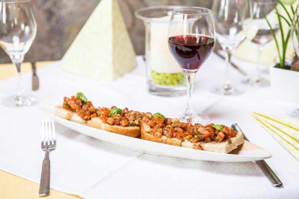 Hotel Pizzeria Venezia Sohren エクステリア 写真