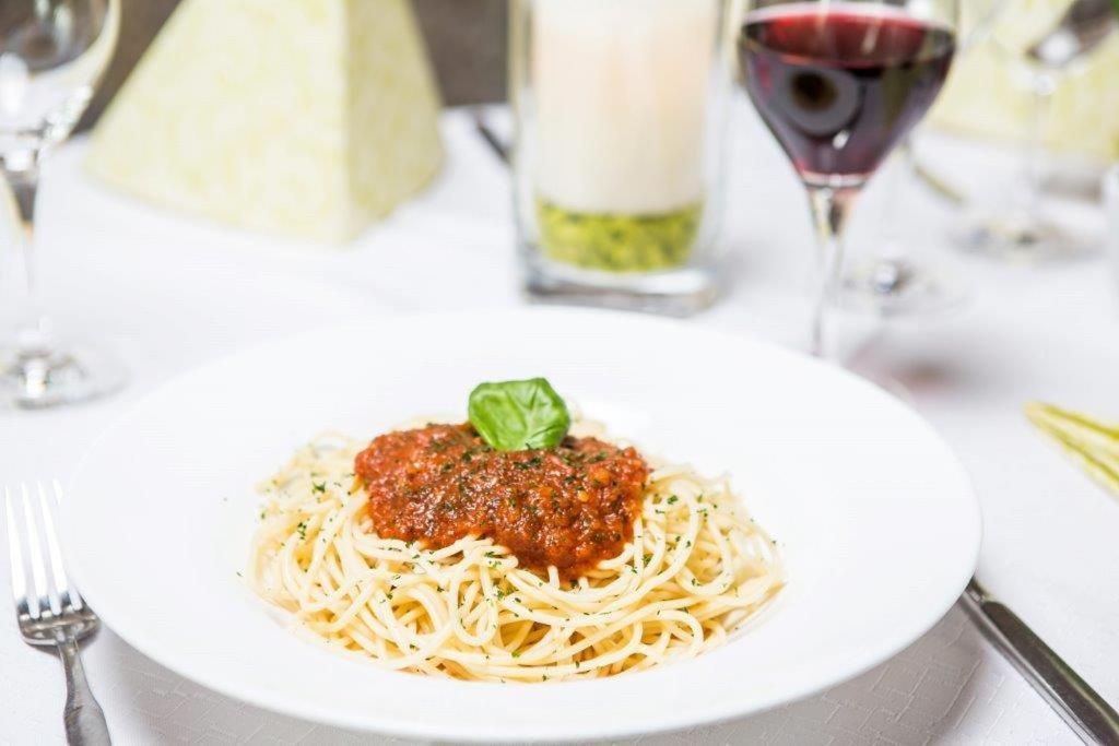 Hotel Pizzeria Venezia Sohren エクステリア 写真